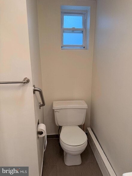 Building Photo - 2049 Snyder Ave