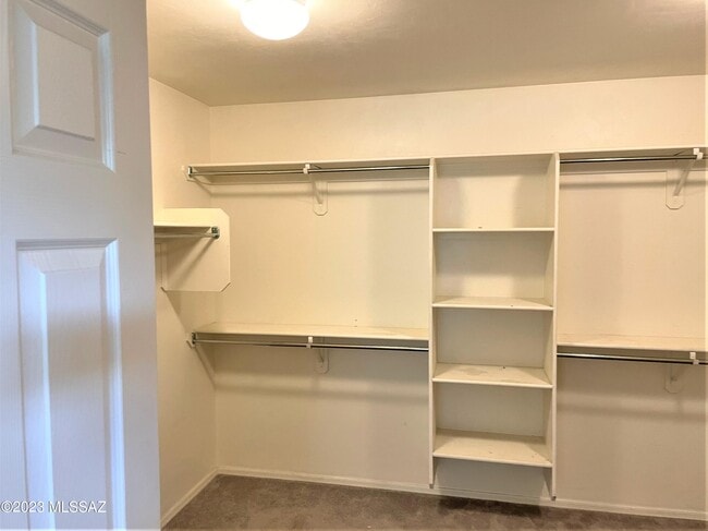 Building Photo - 9450 N Andrina Dr