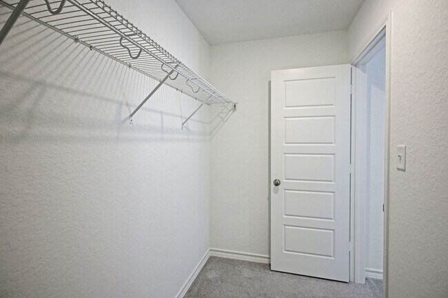 Building Photo - 946 Bluegrass Pt