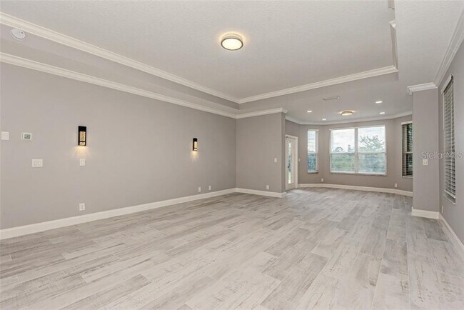 Building Photo - 1648 Bayshore Dr