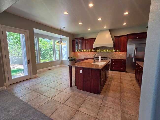 Building Photo - 5005 Landy Bank Ct