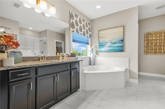 Building Photo - 705 Pressing Dr