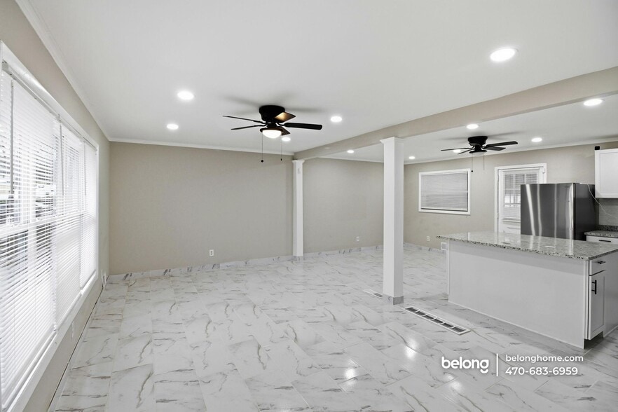 Building Photo - 2403 Tiffany Pl