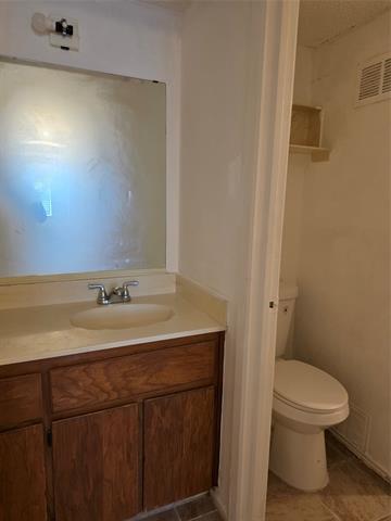 Building Photo - 2411 Springmont Ct