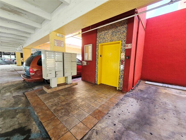 Building Photo - 1627 NW 18th St