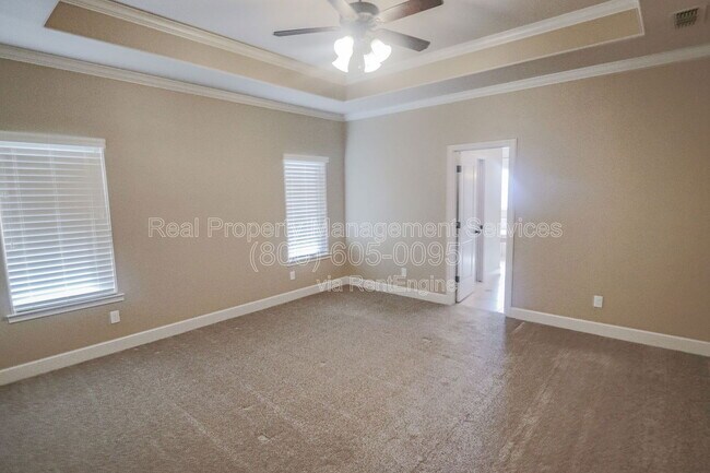 Building Photo - 9604 Justice Ave