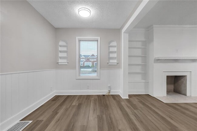 Building Photo - 1683 Candler Rd