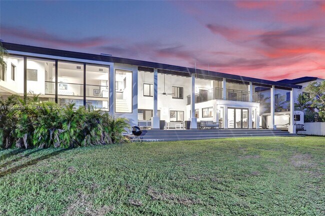 Building Photo - 13724 SW 92nd Ct