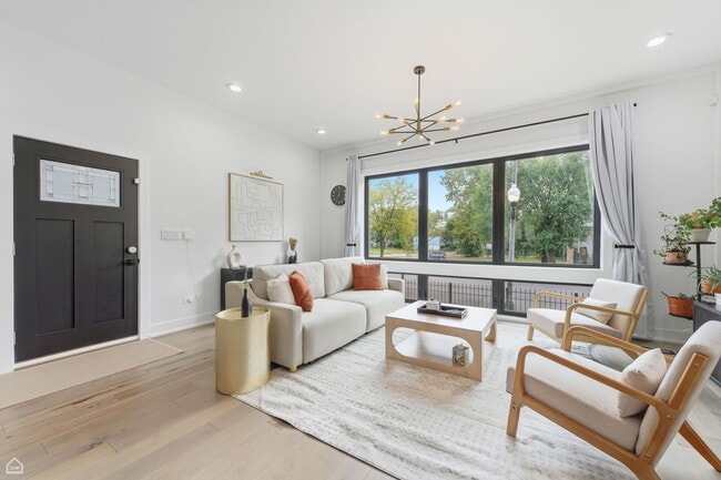 Building Photo - 4210 W 5th Ave