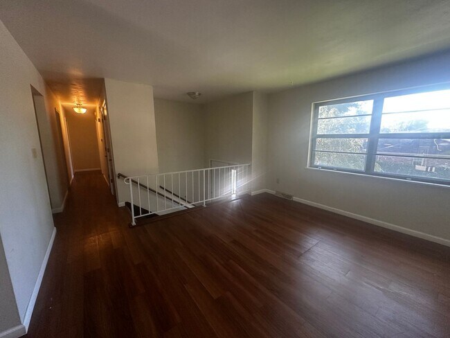 Building Photo - 3 Bedroom 2 Bath House in Boonville
