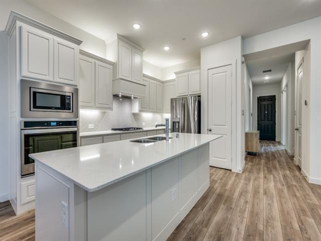 Building Photo - 7432 Atlas Dr