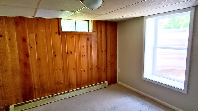 Building Photo - 4-Bedroom Ranch Next To Western New Englan...