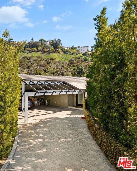 Building Photo - 1255 N Bundy Dr