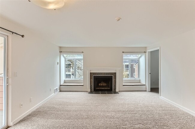 Building Photo - Beautiful 2BR/1BA Condo For Rent!!! Available May 1st - TEXT to TOUR!!!