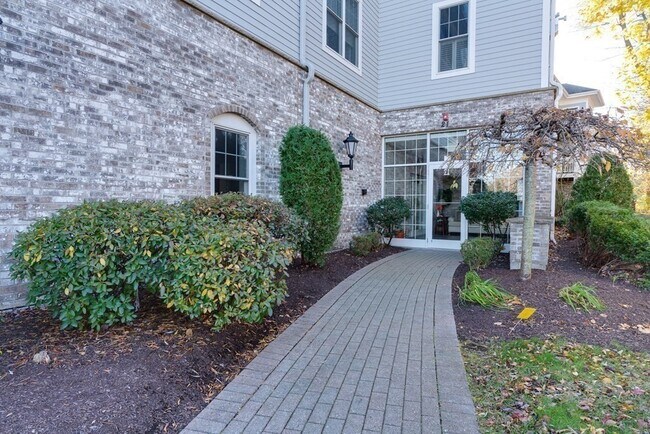 Building Photo - 21 Rockland St