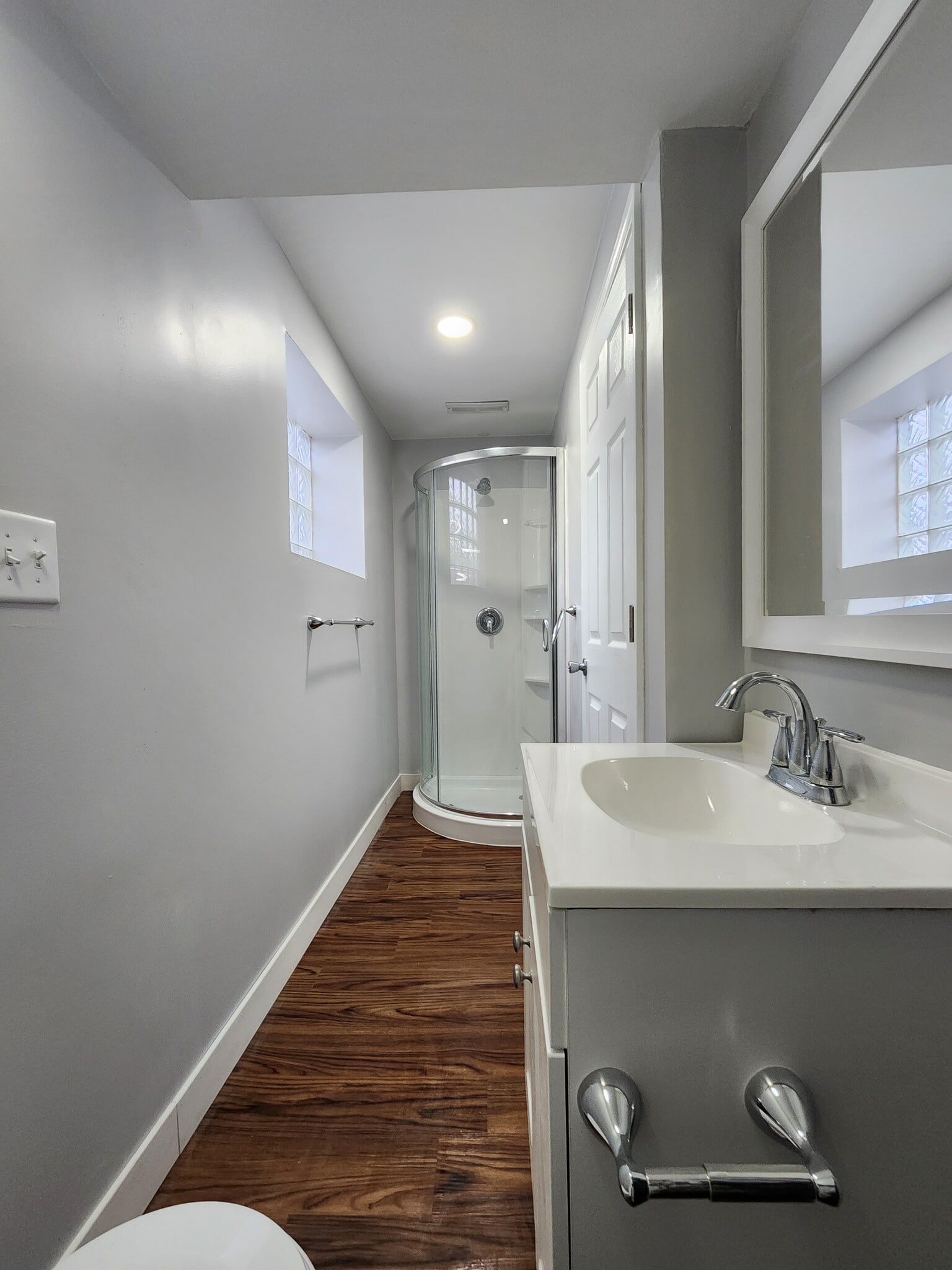 Bathroom - shower - 7302 Columbia Ave