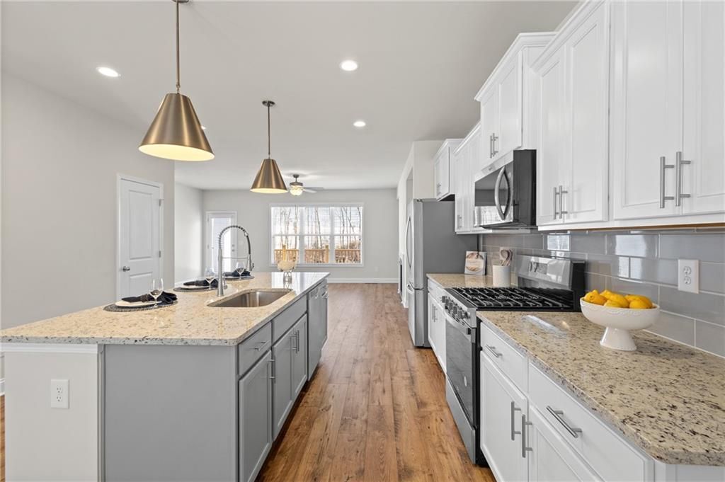 Building Photo - 1230 Ainsworth Alley