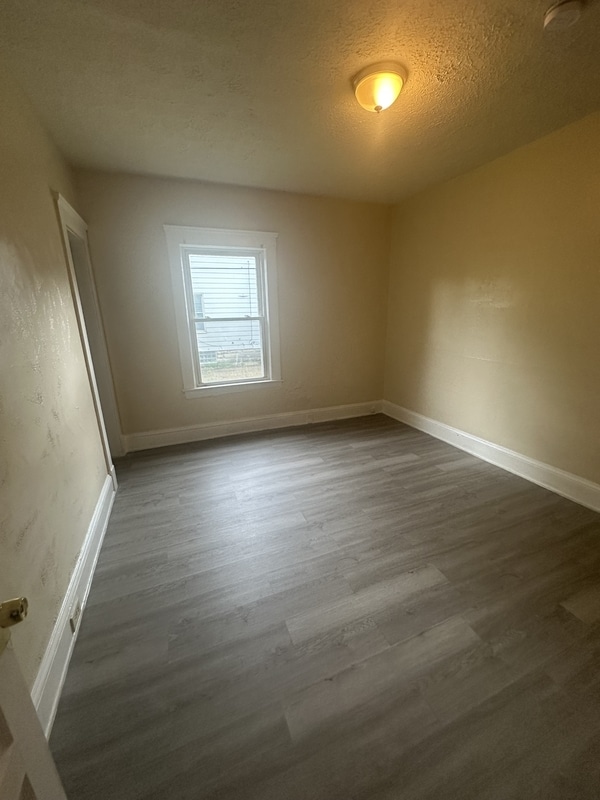 Building Photo - 2023 W 105th St
