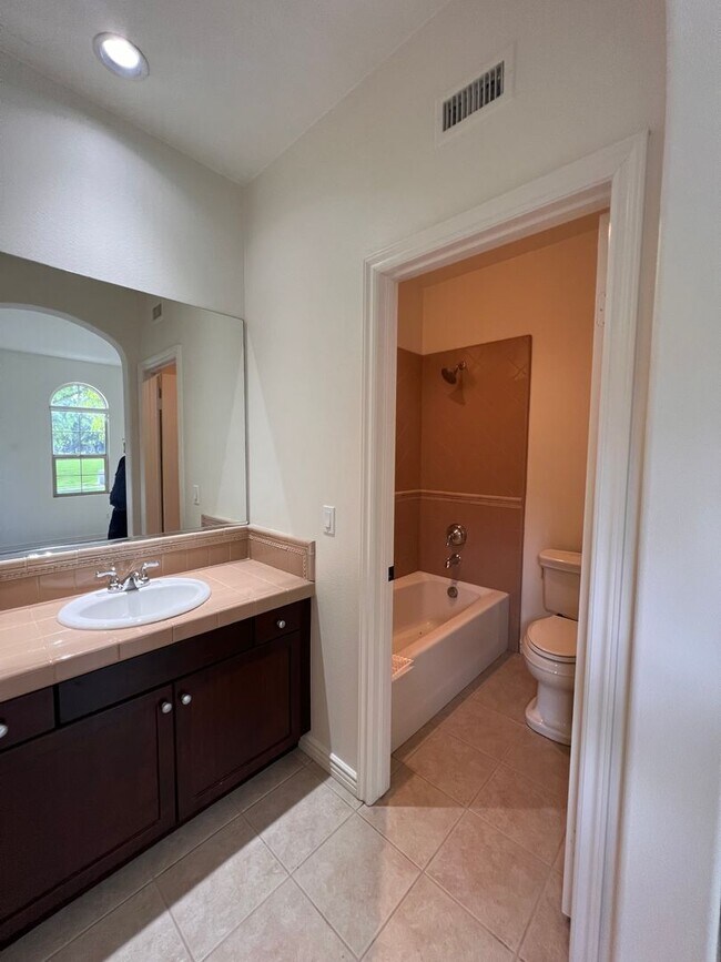 Building Photo - Portola Springs Beauty