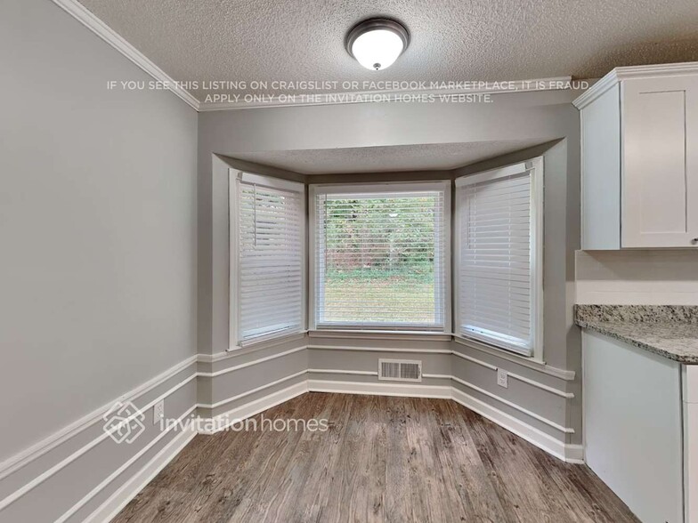 Building Photo - 1547 Golf Link Dr