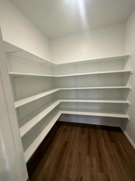 Building Photo - 1018 Ascari Ct
