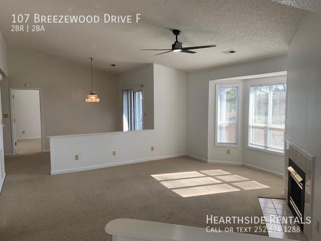 Building Photo - 107 Breezewood Dr