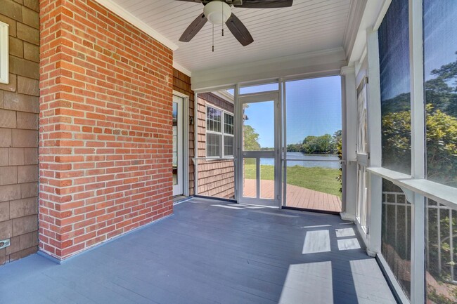 Building Photo - Waterfront Home on 1 Acre Treed Lot, 4/2 +...