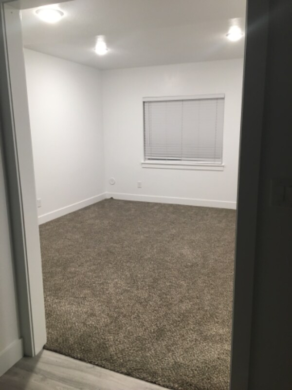 Building Photo - 542 E 300 N