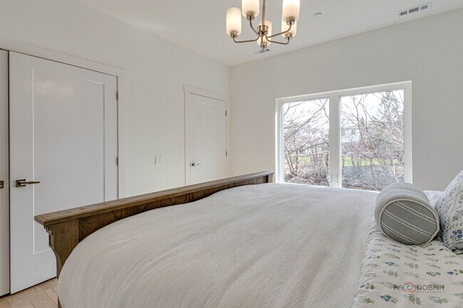 Building Photo - 19 Marina Dr