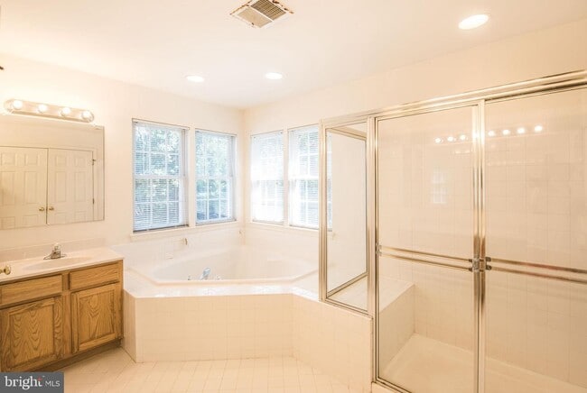 Building Photo - 12801 Victory Lakes Loop