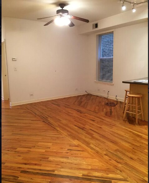 Building Photo - 1346 N Bosworth Ave