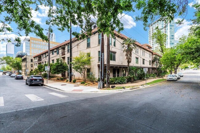 Primary Photo - 505 W 7th St