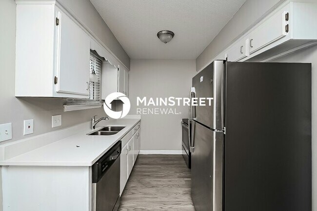 Building Photo - 3 Bedroom Pet-Friendly Home in Nashville, TN with Main Street Renewal