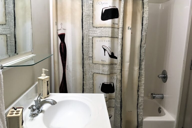 Building Photo - 513 Park Ave