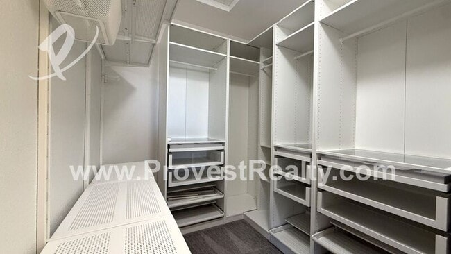 Building Photo - 9115 Honeysuckle Ave