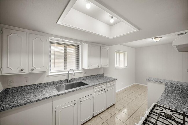 Building Photo - 11017 Lera St