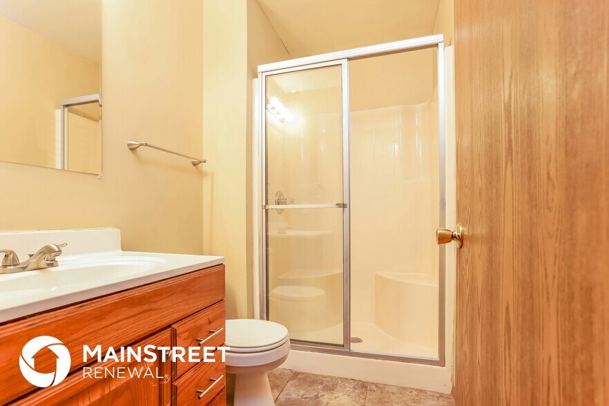 Building Photo - 2 Aspen Pointe Dr