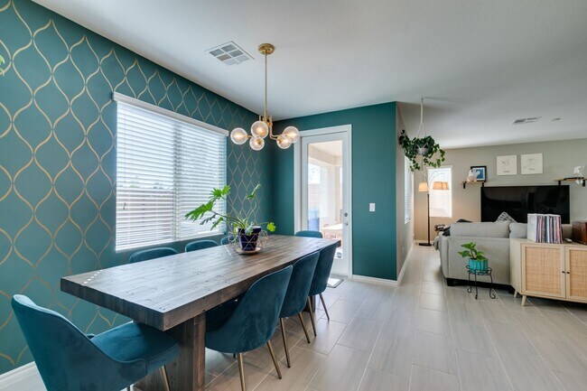 Building Photo - Gated, 4bed + loft with Bedroom and Full bathroom downstairs. Skye Canyon