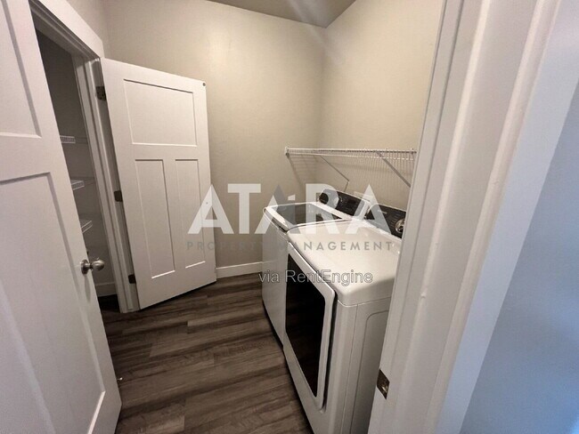 Building Photo - 4234 McKellen Dr
