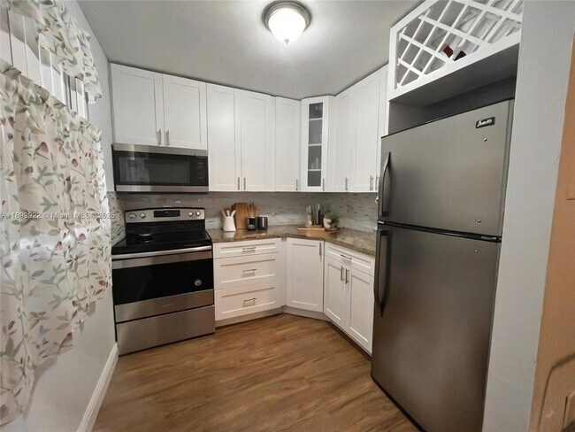 Primary Photo - 17255 SW 95th Ave