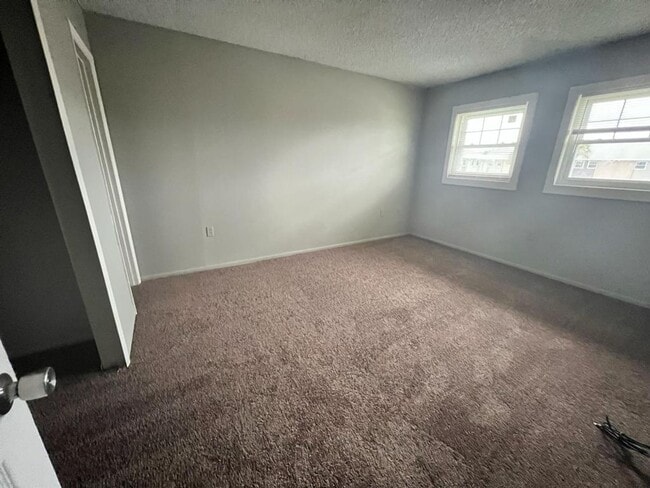 Building Photo - Spacious 3 Bed/2 Bath Condo on Las Palmas ...
