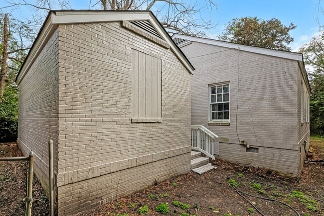 Building Photo - 761 Portland Ave