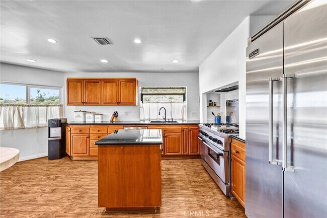 Building Photo - 134 Avenida Presidio