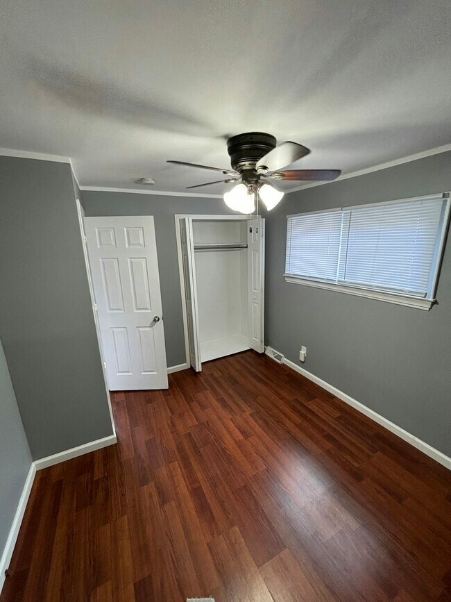 Building Photo - 23311 Lakewood St