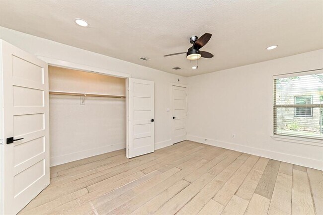 Building Photo - 11800 Tedford St