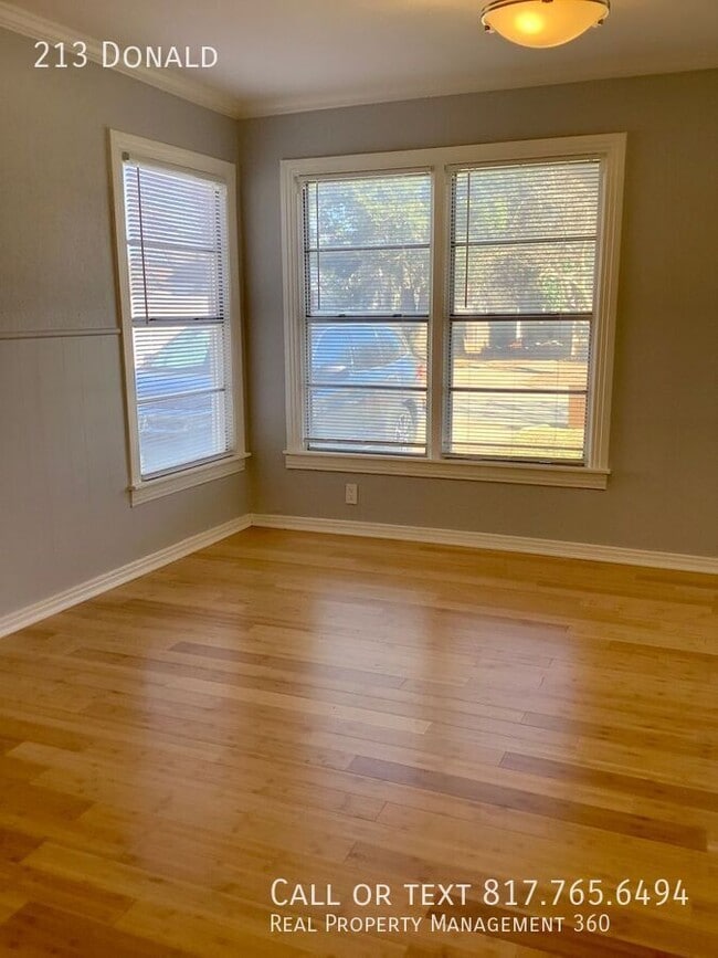 Building Photo - 213 Donald-