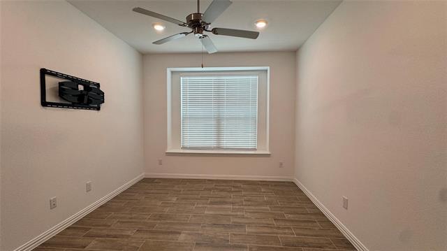 Building Photo - 917 Rosebay Dr