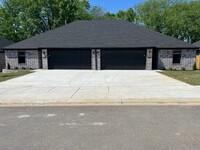 Building Photo - 138 Ryder St
