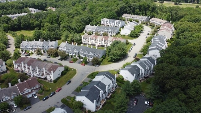 Building Photo - 158 Autumn Ridge Rd