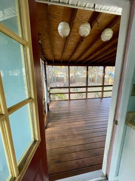 Building Photo - 1426 Maryland Ave